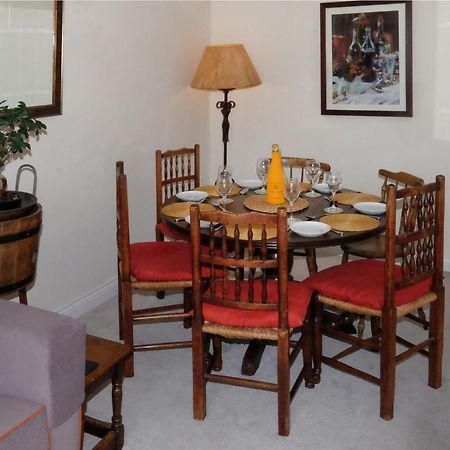 47 Wetherby Way, 3 Bedrooms, Sleeps 6, Easy Walk To Town, Parking, Self Catering, Great View Stratford-upon-Avon Kültér fotó