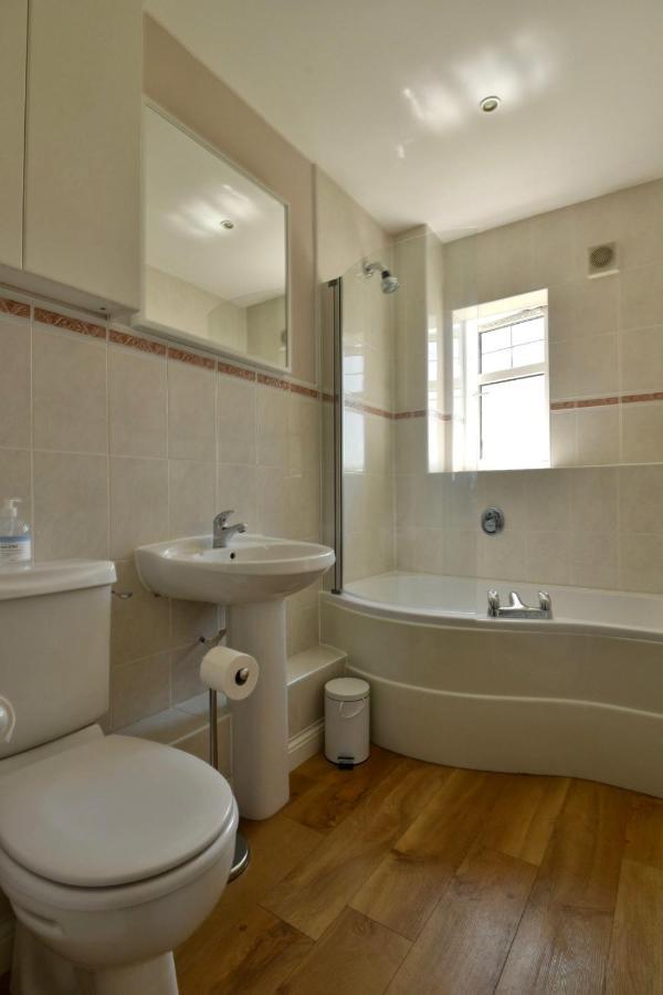 47 Wetherby Way, 3 Bedrooms, Sleeps 6, Easy Walk To Town, Parking, Self Catering, Great View Stratford-upon-Avon Kültér fotó