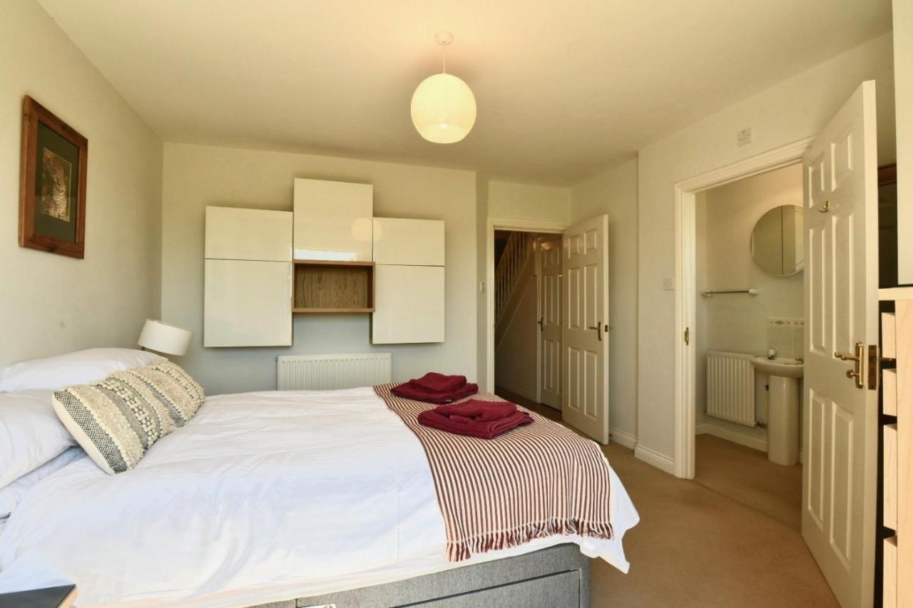 47 Wetherby Way, 3 Bedrooms, Sleeps 6, Easy Walk To Town, Parking, Self Catering, Great View Stratford-upon-Avon Kültér fotó