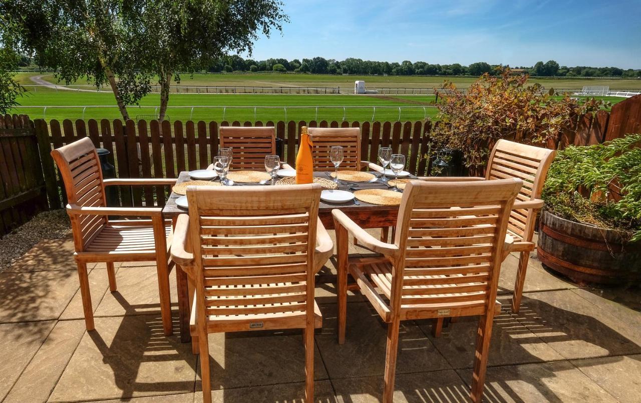 47 Wetherby Way, 3 Bedrooms, Sleeps 6, Easy Walk To Town, Parking, Self Catering, Great View Stratford-upon-Avon Kültér fotó