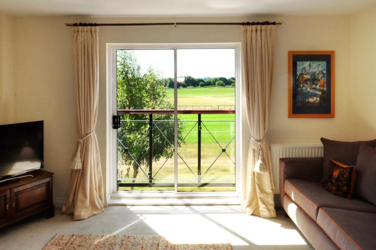 47 Wetherby Way, 3 Bedrooms, Sleeps 6, Easy Walk To Town, Parking, Self Catering, Great View Stratford-upon-Avon Kültér fotó