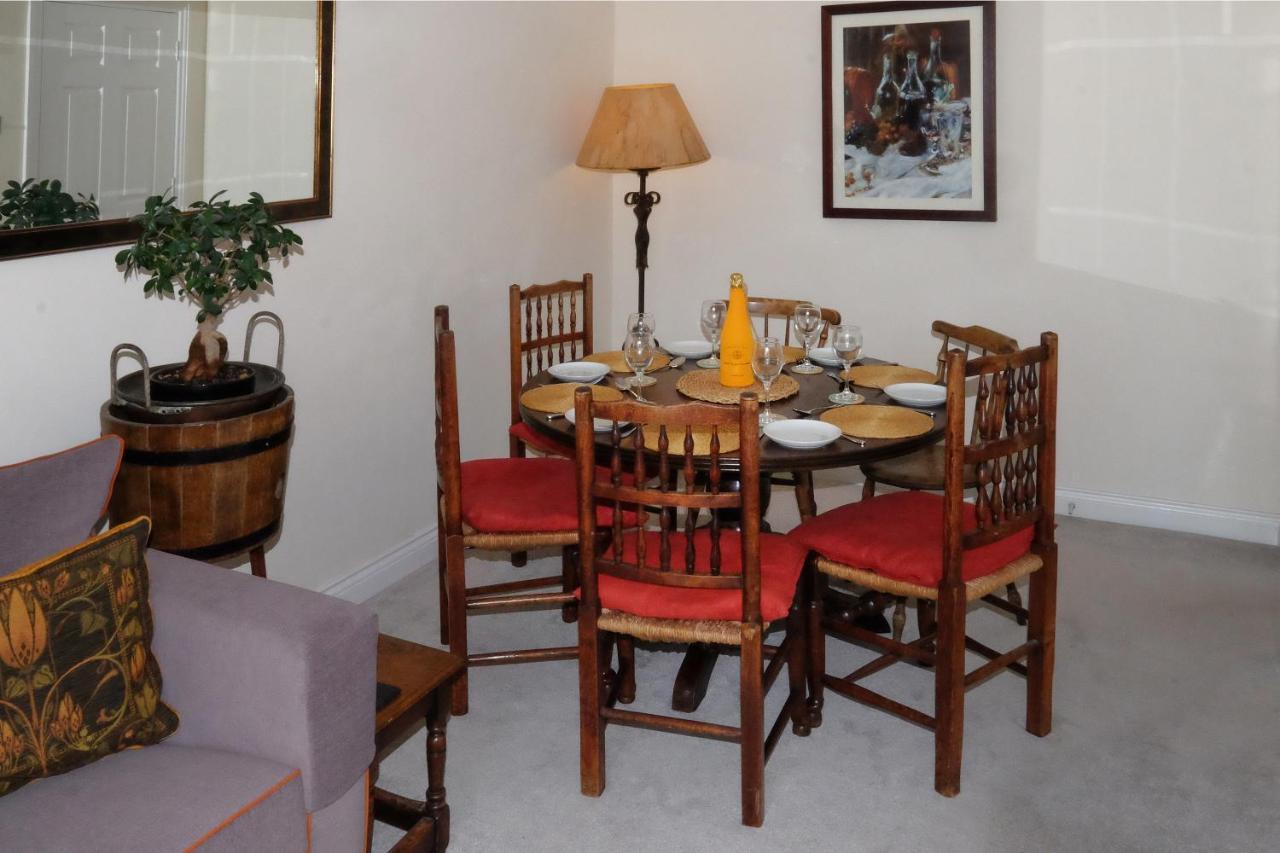 47 Wetherby Way, 3 Bedrooms, Sleeps 6, Easy Walk To Town, Parking, Self Catering, Great View Stratford-upon-Avon Kültér fotó